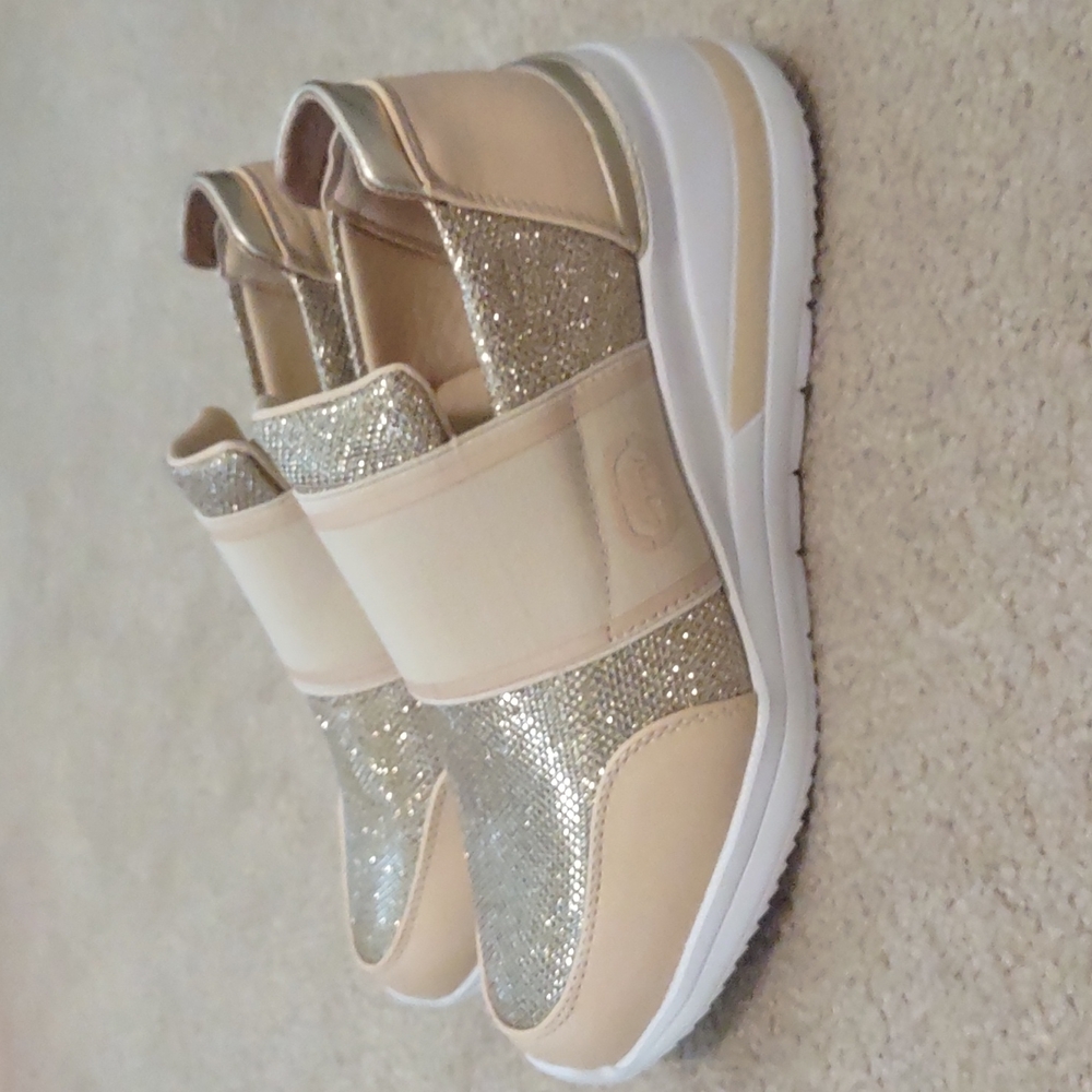 Ecko Untld Red High Heel Shoes - Picture 3 of 5
